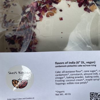 Shru's Kitchen - The packaging of the cake - Vegan Near Me Shru's Kitchen - The packaging of the cake - Vegan Near Me