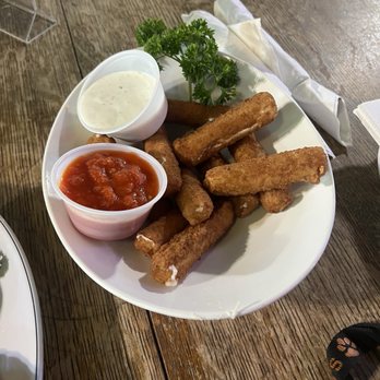 Pleasanton Sunshine Saloon - Mozzarella sticks - Sports Bars Near Me - Pleasanton, California Pleasanton Sunshine Saloon - Mozzarella sticks - Sports Bars Near Me - Pleasanton, California