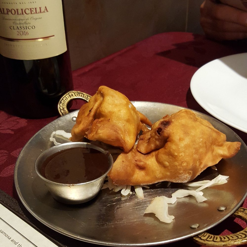 Samosas Samosas