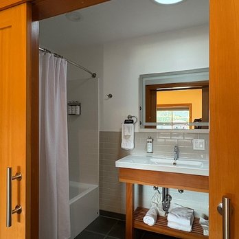 Wildflower Boutique Motel - Wildflower Motel room - Hotels Near Me - Point Arena, California Wildflower Boutique Motel - Wildflower Motel room - Hotels Near Me - Point Arena, California