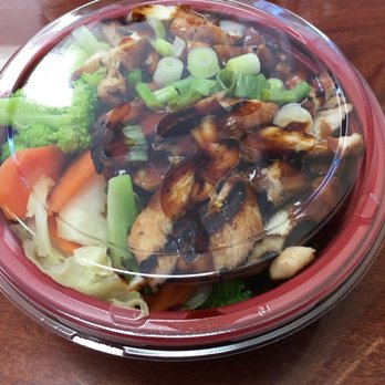 Top Grill - Mini bowl with chicken and veggies - American Near Me - Murrieta, California Top Grill - Mini bowl with chicken and veggies - American Near Me - Murrieta, California
