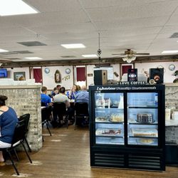 Lakeview Family Resturant - Interior