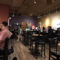 Su Vino Winery - Ambiance and floor area of Su Vino!
