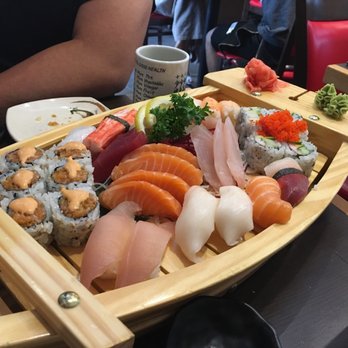 Ken Sushi - Small 40pc sushi sashimi roll boat - Sushi Bars Near Me - Waterloo, Ontario