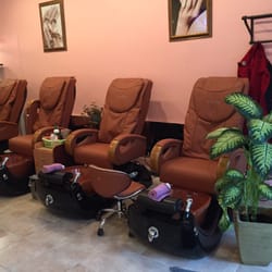 Ongles Thanh Mai - Brand new professional massage chairs for pedicure!