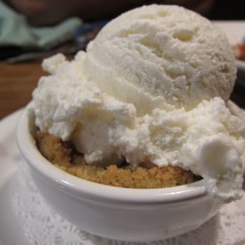 Mimi's Cafe - Fresh Apple Cinnamon Crisp: topped with golden buttery crumbles and served warm with vanilla bean ice cream - Breakfast & Brunch Near Me - Irvine, California