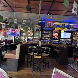 Fadó Irish Pub - Spacious Interior