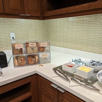 Hyatt Place Lubbock - Breakfast - Hotels Near Me - Lubbock, Texas Hyatt Place Lubbock - Breakfast - Hotels Near Me - Lubbock, Texas