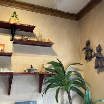 Min's Kitchen - Thai Near Me - La Canada Flintridge, California