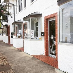 Dandelion & Co - Store front on 108 E. Tuscaloosa St.