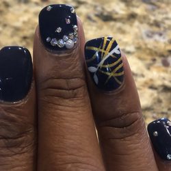 V V Nails - THANKS MYLEY!! Love the nails!! Natural nails BTW.