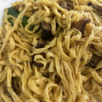 Kapiolani Seafood Restaurant - Braised e-fun. Flavorless, no sauce, and almost no toppings. Close to $20 for just noodles. Pass. Their other noodles are better. - Dim Sum Near Me - Honolulu, Hawaii