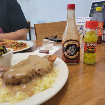 Les Sisters' Southern Kitchen - Cajun/Creole Near Me - Winnetka, California