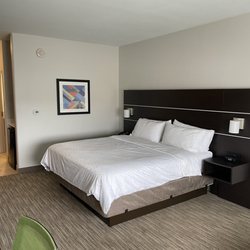 Holiday Inn Express & Suites Wentzville St Louis West