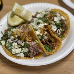 Tacos Y Tortas Chalio's 2 - Barbacoa and carnitas