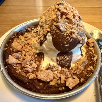 BJ's Restaurant & Brewhouse - Butterfinger Pizookie - Pizza Near Me - Laguna Hills, California