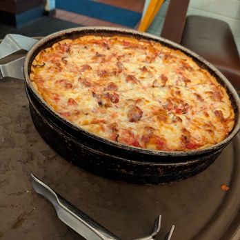 Lou Malnati's Pizzeria - Pizza Near Me - Elk Grove, Illinois Lou Malnati's Pizzeria - Pizza Near Me - Elk Grove, Illinois