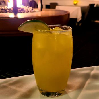 Chart House - Fleur D'Lis Cocktail - Seafood Near Me - Alexandria, Virginia
