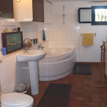 Les Alouettes - Les Terrasses: salle de bain - Vacation Rentals Near Me - Collias, 30