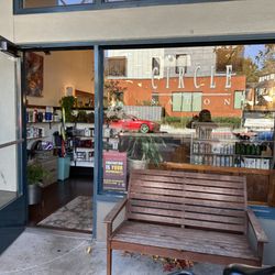 Circle Salon