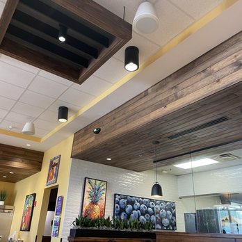 Urban Egg - Inside decor - American Near Me - Overland Park, Kansas Urban Egg - Inside decor - American Near Me - Overland Park, Kansas