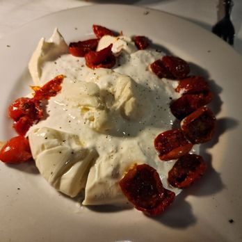 Roscioli - Burrata and sundried tomatoes - Salumerie Near Me - Rome, RM Roscioli - Burrata and sundried tomatoes - Salumerie Near Me - Rome, RM