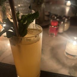 Artisan cocktail Artisan cocktail