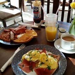 Caffe La Tazzina - Full English and Eggs Benedict, delicious!