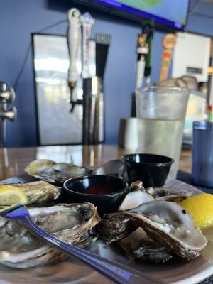 Monroe Bay Oysterette by null