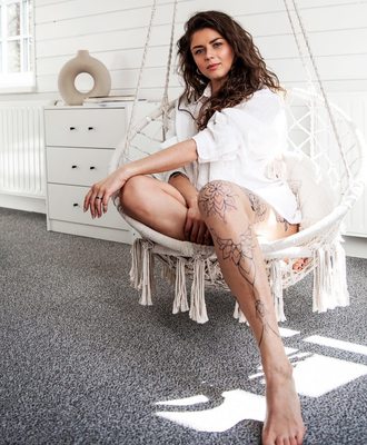 Henna temporarily stains the body - We have did this henna for modeling campaign Henna temporarily stains the body - We have did this henna for modeling campaign