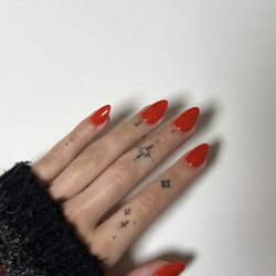 Honey Nailz Hollywood - Red gel polish Gel X