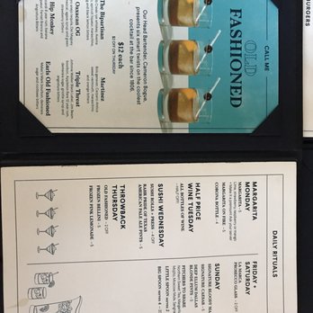 Earls Kitchen + Bar - Cocktails - Cocktail Bars Near Me - Plano, Texas