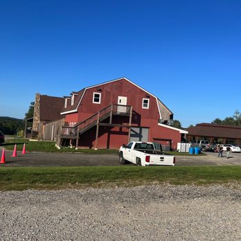 Hawk Ridge Winery - Wineries Near Me - Watertown, Connecticut