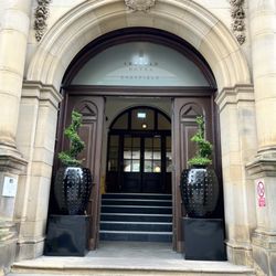 Leopold Hotel - Front entrance from Leopold St.