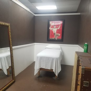 Concierge Barber & Manscaping - Barbers Near Me - Palm Springs, California Concierge Barber & Manscaping - Barbers Near Me - Palm Springs, California