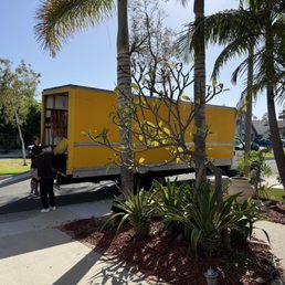 Moving truck