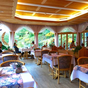 Hotel Silberhorn - Breakfast room - Hotels Near Me - Lauterbrunnen, BE Hotel Silberhorn - Breakfast room - Hotels Near Me - Lauterbrunnen, BE