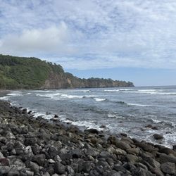 Pololu Valley Lookout - View from beach