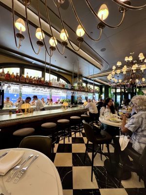 Mon Ami Gabi by null