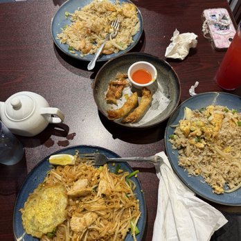 Pad Thai Classic - Not good at all!! Read my review before wasting $! - Thai Near Me - Long Beach, California