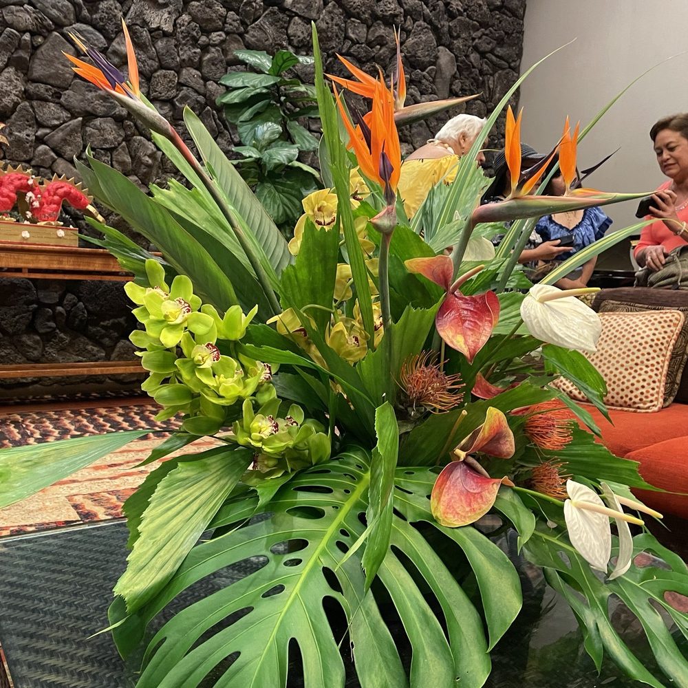Waialae Country Club - Flower arrangement - Golf Near Me - Honolulu, Hawaii
