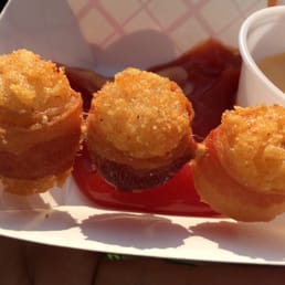 Tots with a tiny bit of bacon Tots with a tiny bit of bacon