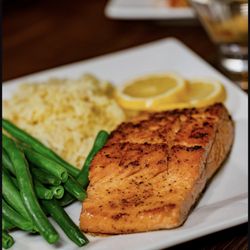 Nassau Grill & Bar - Salmon dinner