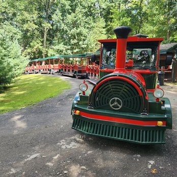 Southwick's Zoo - Amusement Parks Near Me - Mendon, Massachusetts Southwick's Zoo - Amusement Parks Near Me - Mendon, Massachusetts