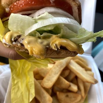 Fair Oaks Burger - Cheeseburger - Burgers Near Me - Altadena, California Fair Oaks Burger - Cheeseburger - Burgers Near Me - Altadena, California