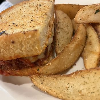 Maggiano's Little Italy - Chix parm on garlic bread! - Italian Near Me - Grapevine, Texas Maggiano's Little Italy - Chix parm on garlic bread! - Italian Near Me - Grapevine, Texas