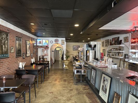 Elmer's BBQ by null
