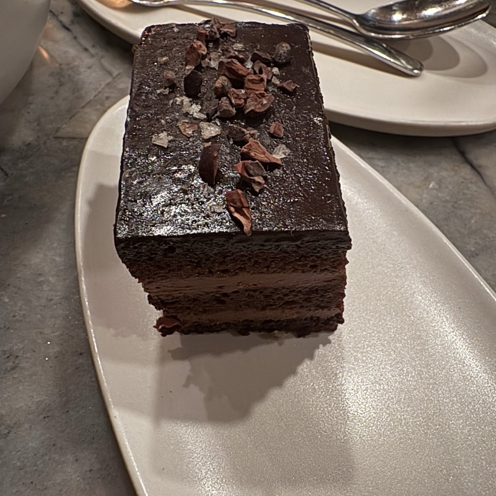 Este - Dessert - Seafood Near Me - Austin, Texas