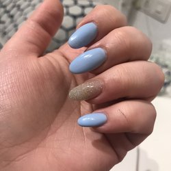 Queen Nails