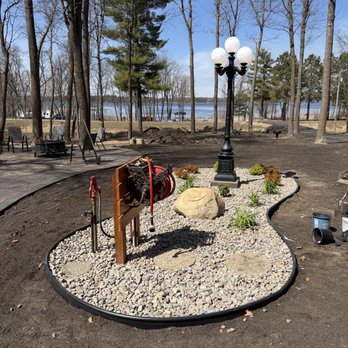 Diamond Cut Lawn And Landscape - Flower bed - Lawn Services Near Me Diamond Cut Lawn And Landscape - Flower bed - Lawn Services Near Me